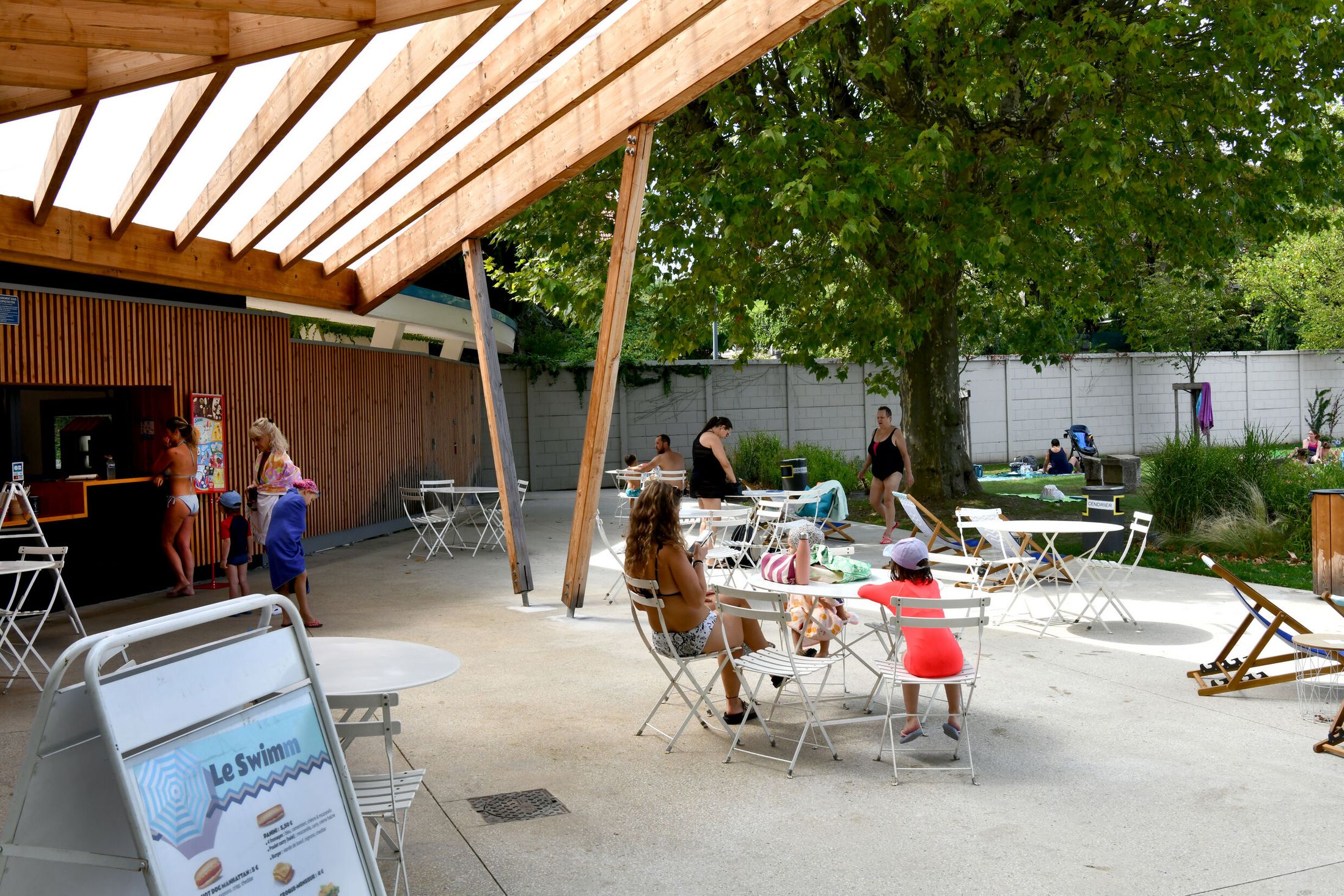 snack présent à la piscine aqualudique du stade
