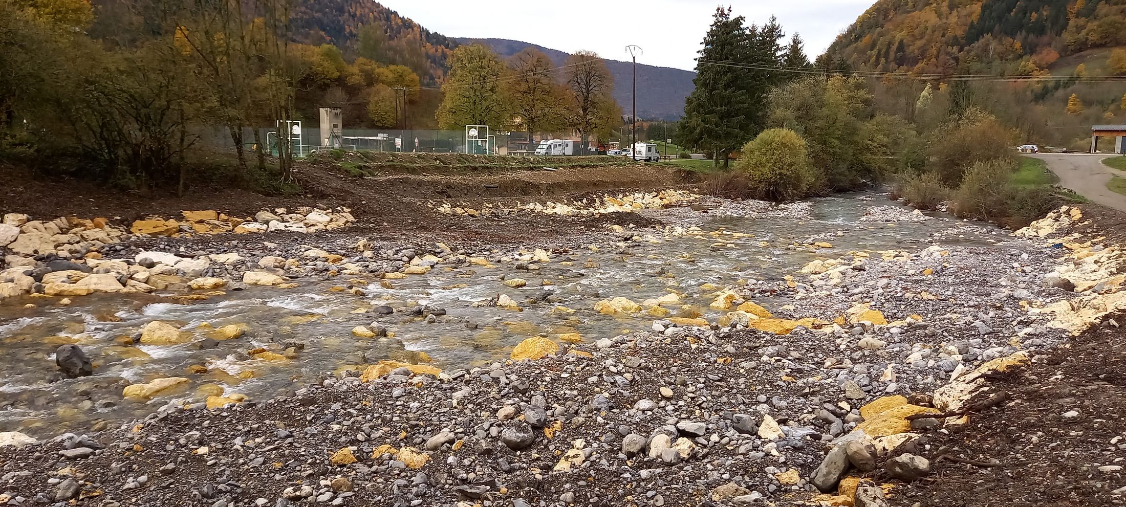 Une rivière.