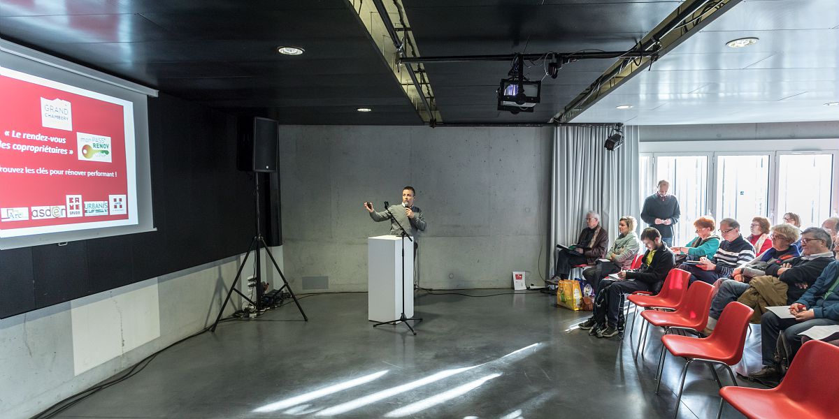 Conférence sur le dispositif Mon Pass' Rénov à l'attention des copropriétaires à la MJC Le Totem, co-organisée par l'ASDER.