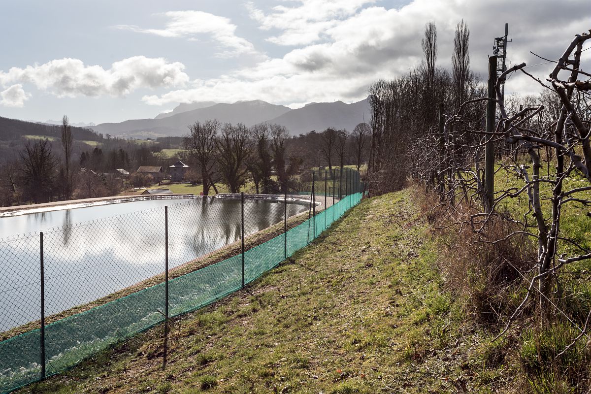 Réalisation d'une retenue collinaire sur le hameau de la Villette à La Motte-Servolex.