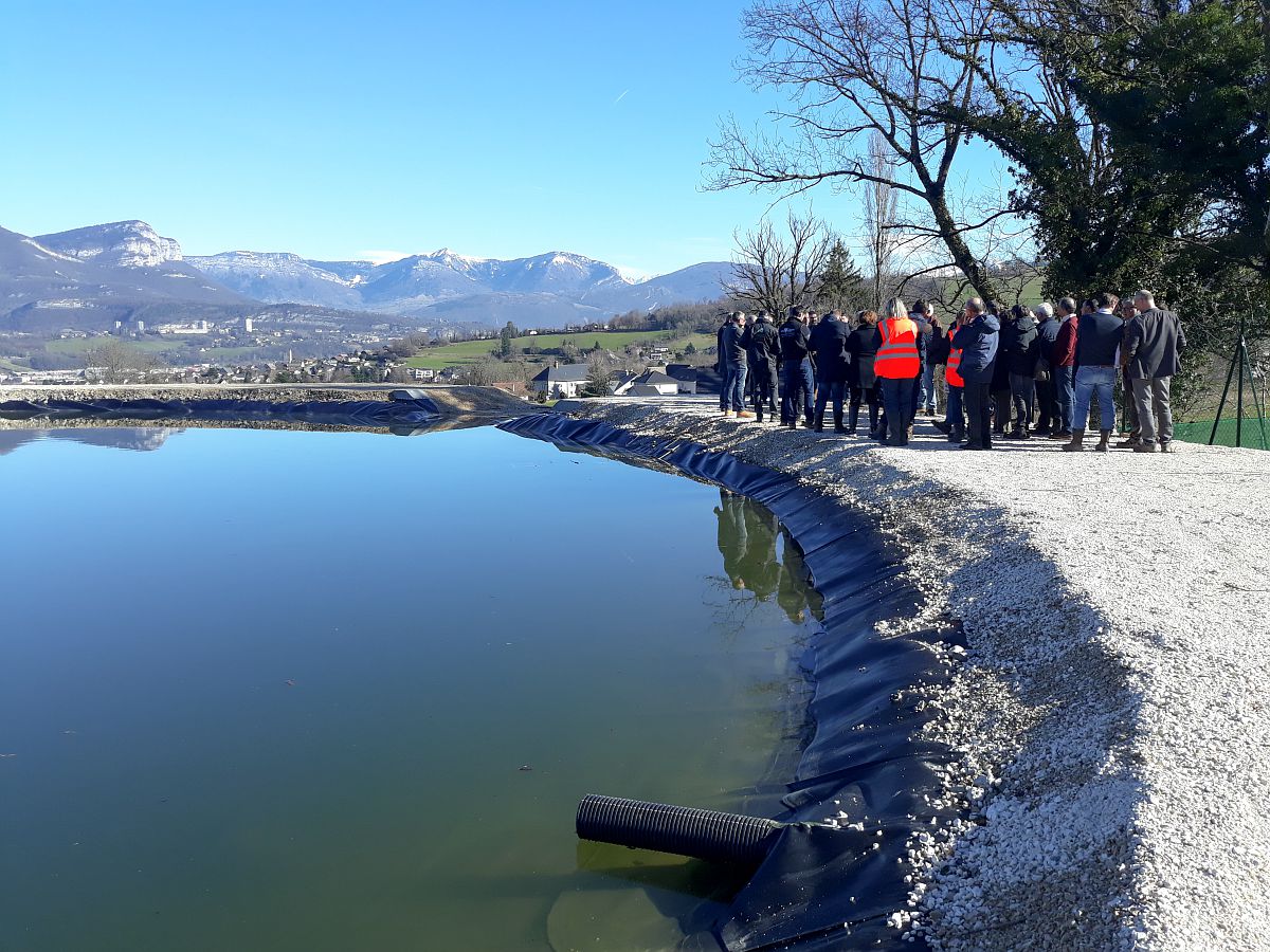 Visite de fin de chantier de la retenue collinaire sur le hameau de la Villette à La Motte-Servolex.
