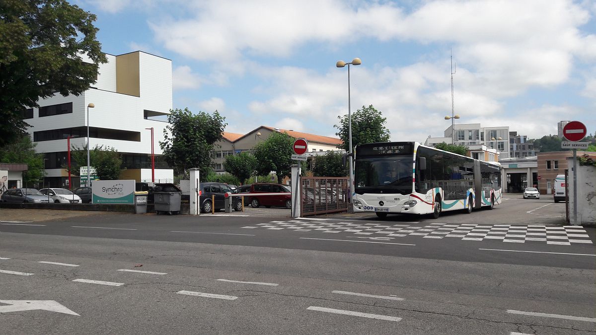 Entrée du centre technique Synchro bus, avenue des Chevaliers tireurs.