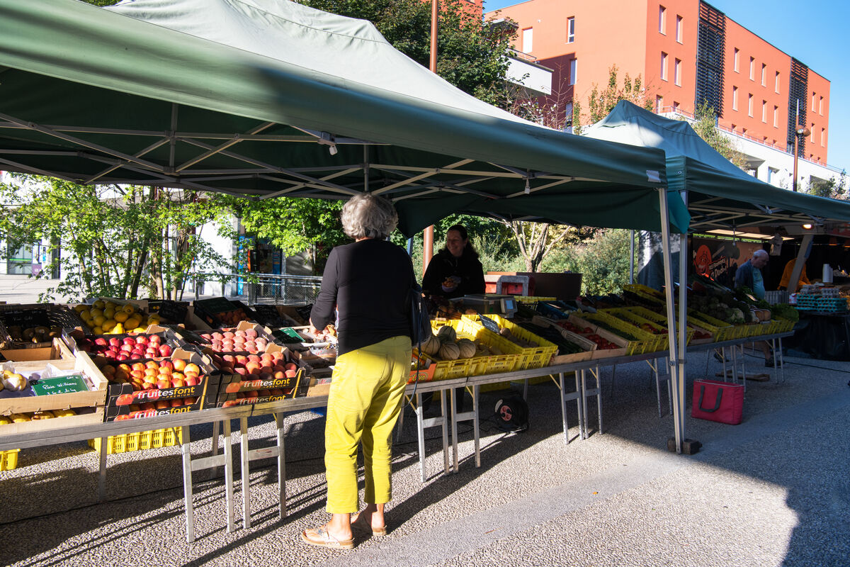 Vue générale du marché de La Ravoire.