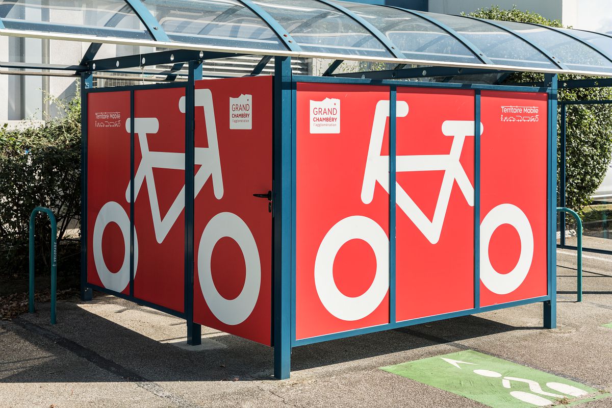 Local à vélo au siège de la communauté d'agglomération, Grand Chambéry, 106, allée des Blachères.