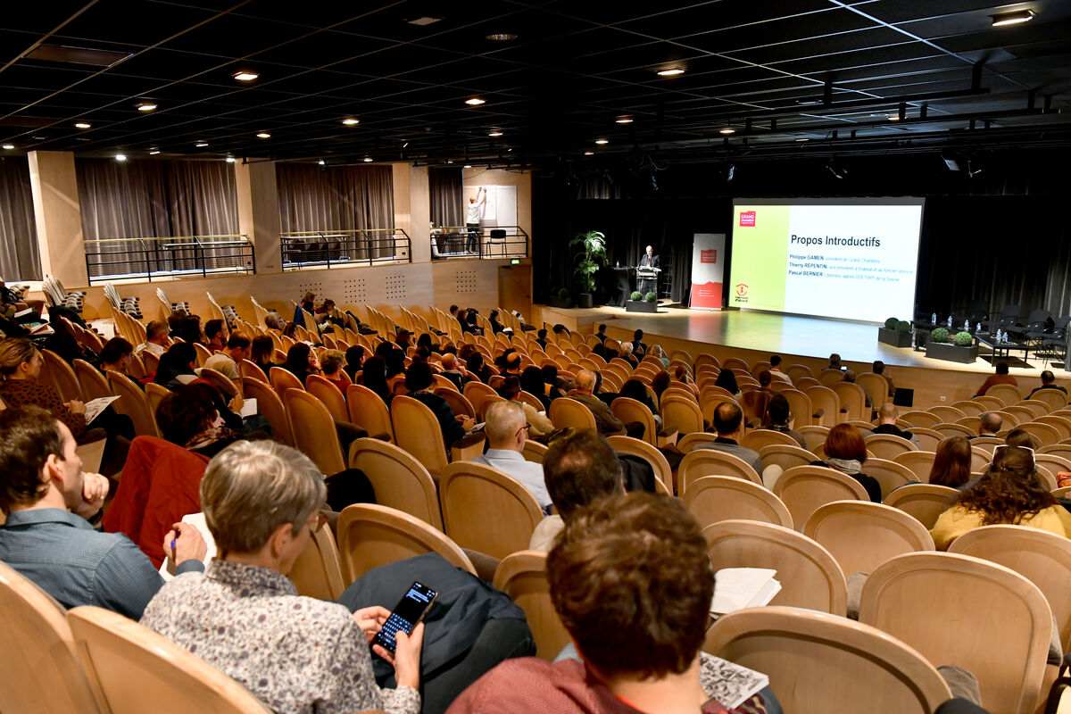 Journée d'étude Logement d'abord au Centre des congrès Le Manège.