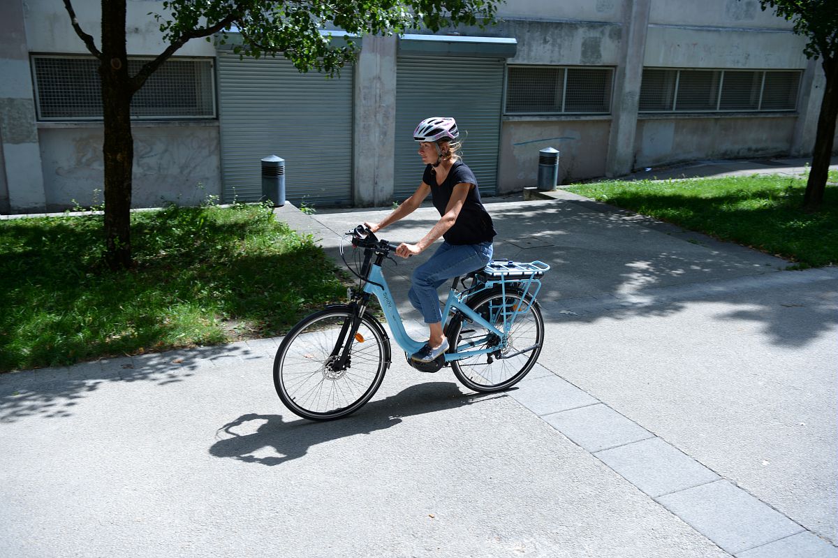 Déplacement en vélo électrique de la Vélostation.