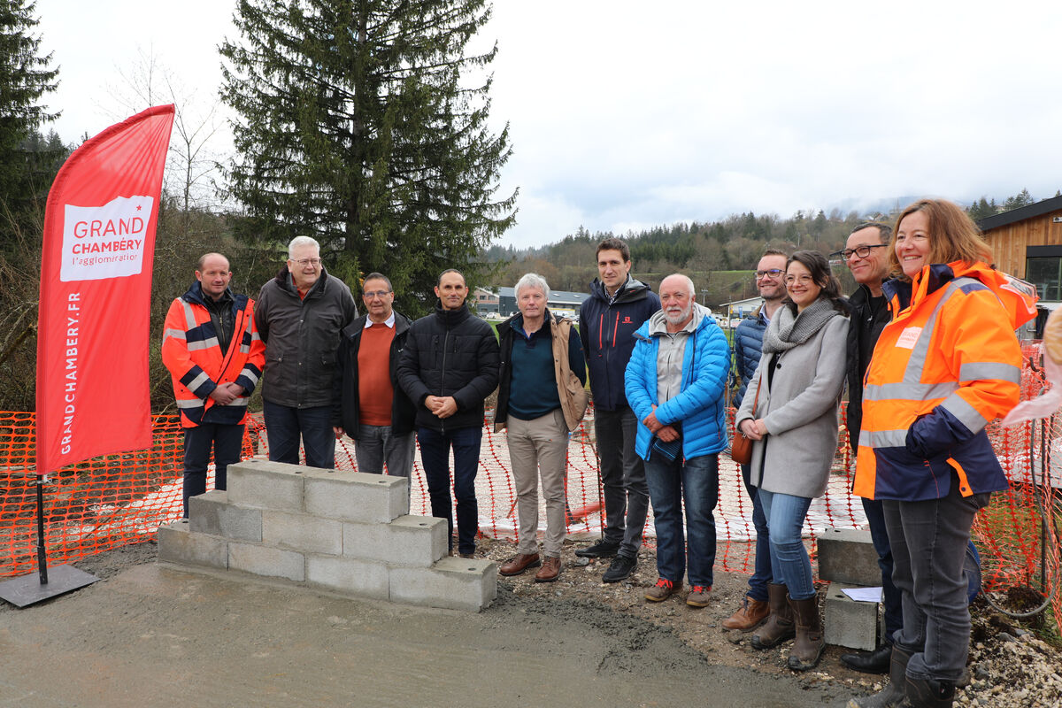 Pose de la première pierre de la réalisation de la station d'épuration des eaux usées (STEP) de Lescheraines.